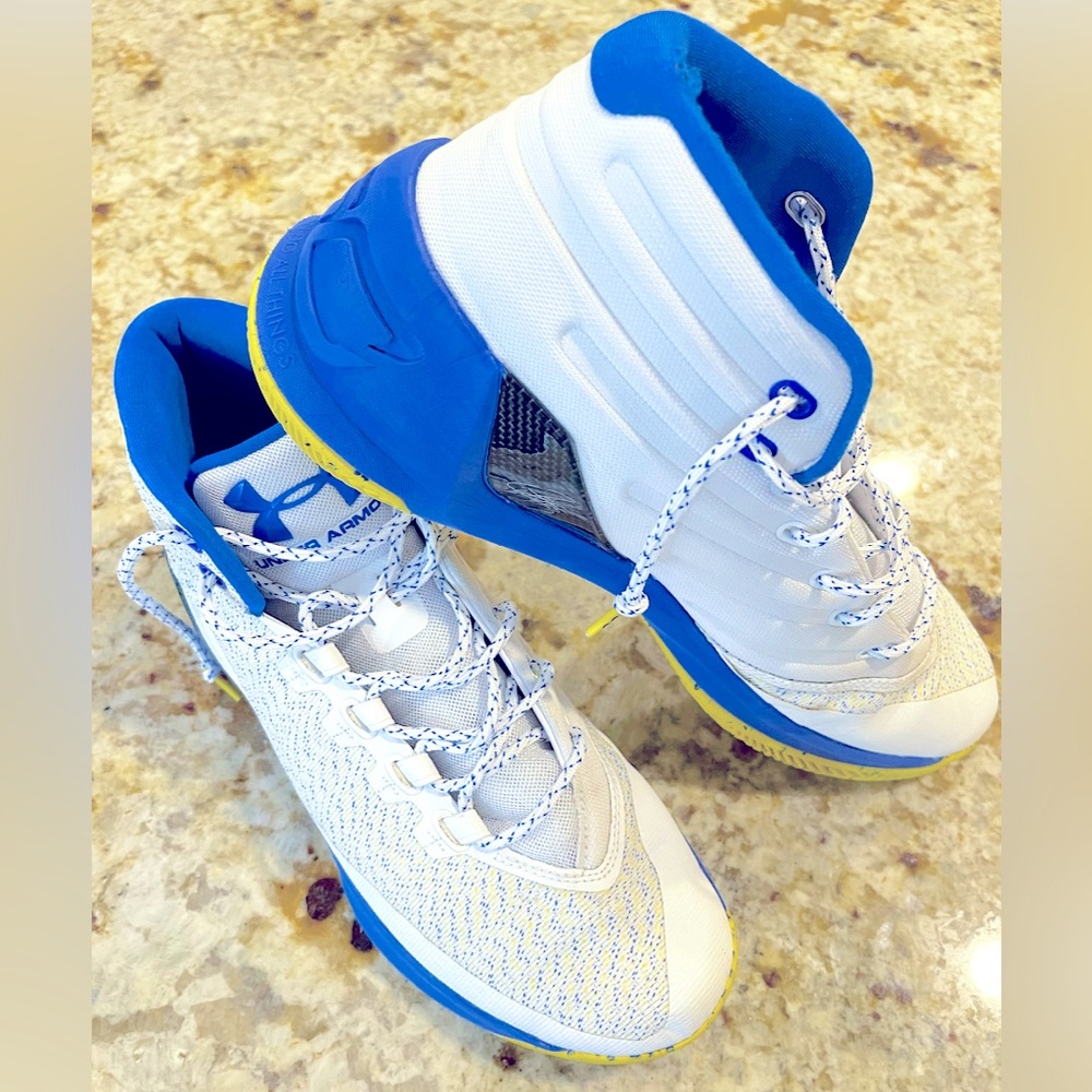 Size 12 Under Armour SC Steph Curry 3 Dub basketball shoes I Can Do All Things